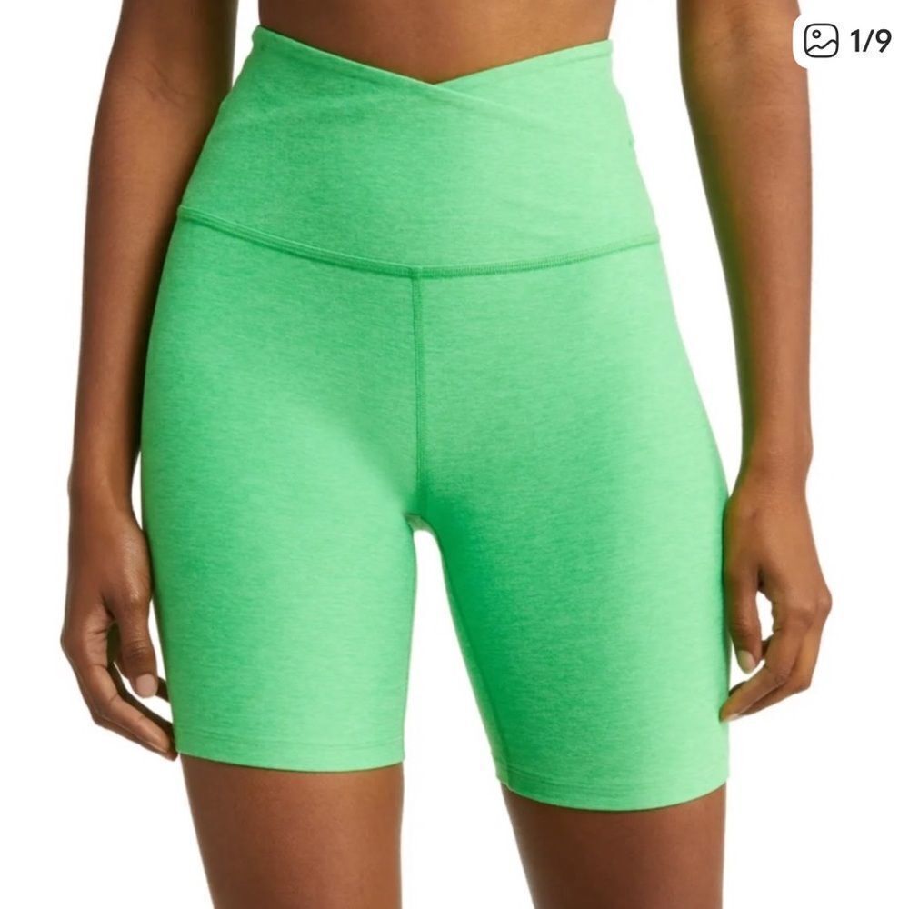 Beyond Yoga At Your Leisure Crossover High Waist Biker Short Honeydew Green
